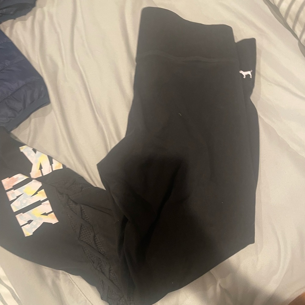 Ladies pink leggings. Size large.